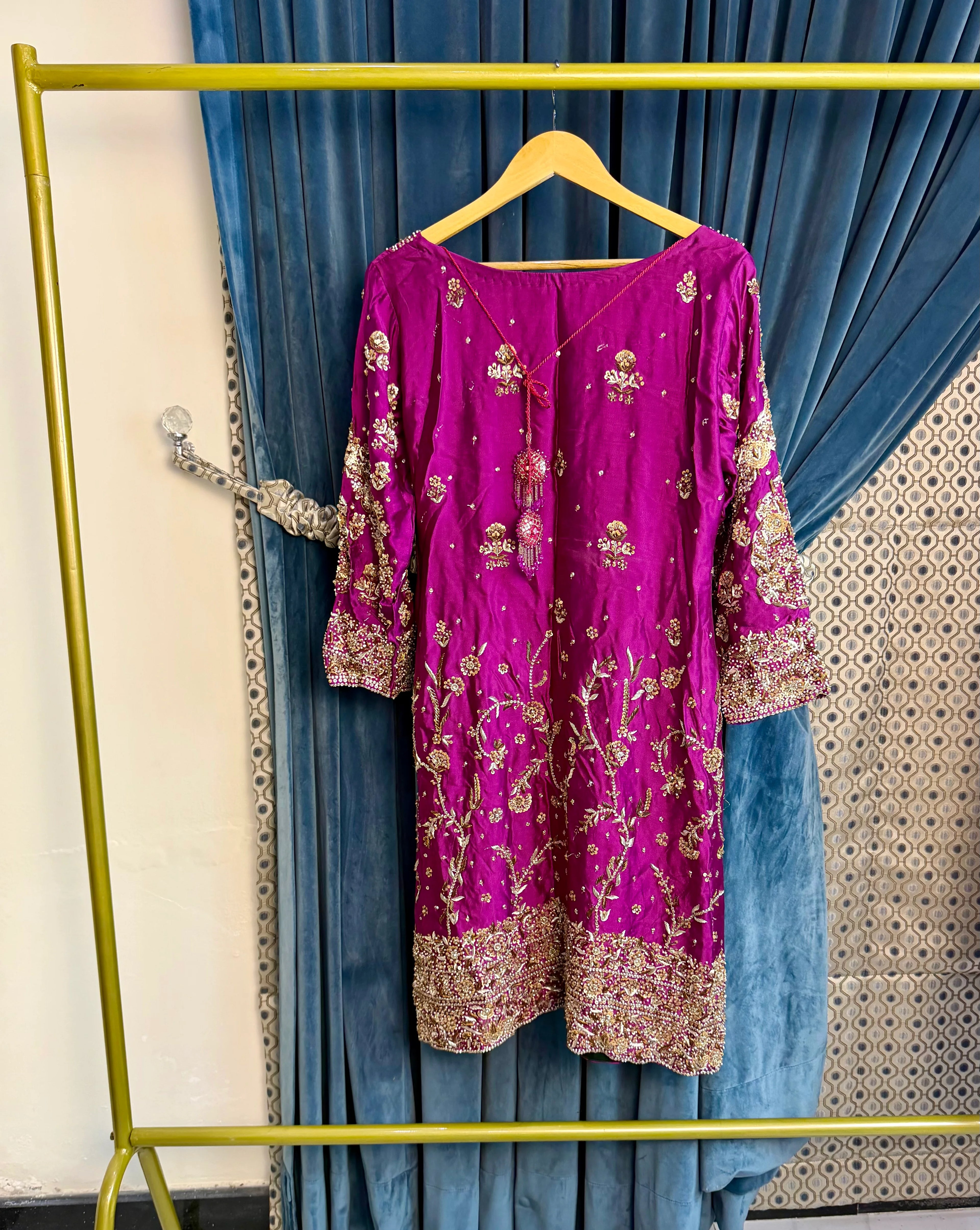 Preloved Pink Farshi Lehenga with Farshi Dupatta by Noman & Bhaiya | Bridal dress for Sale