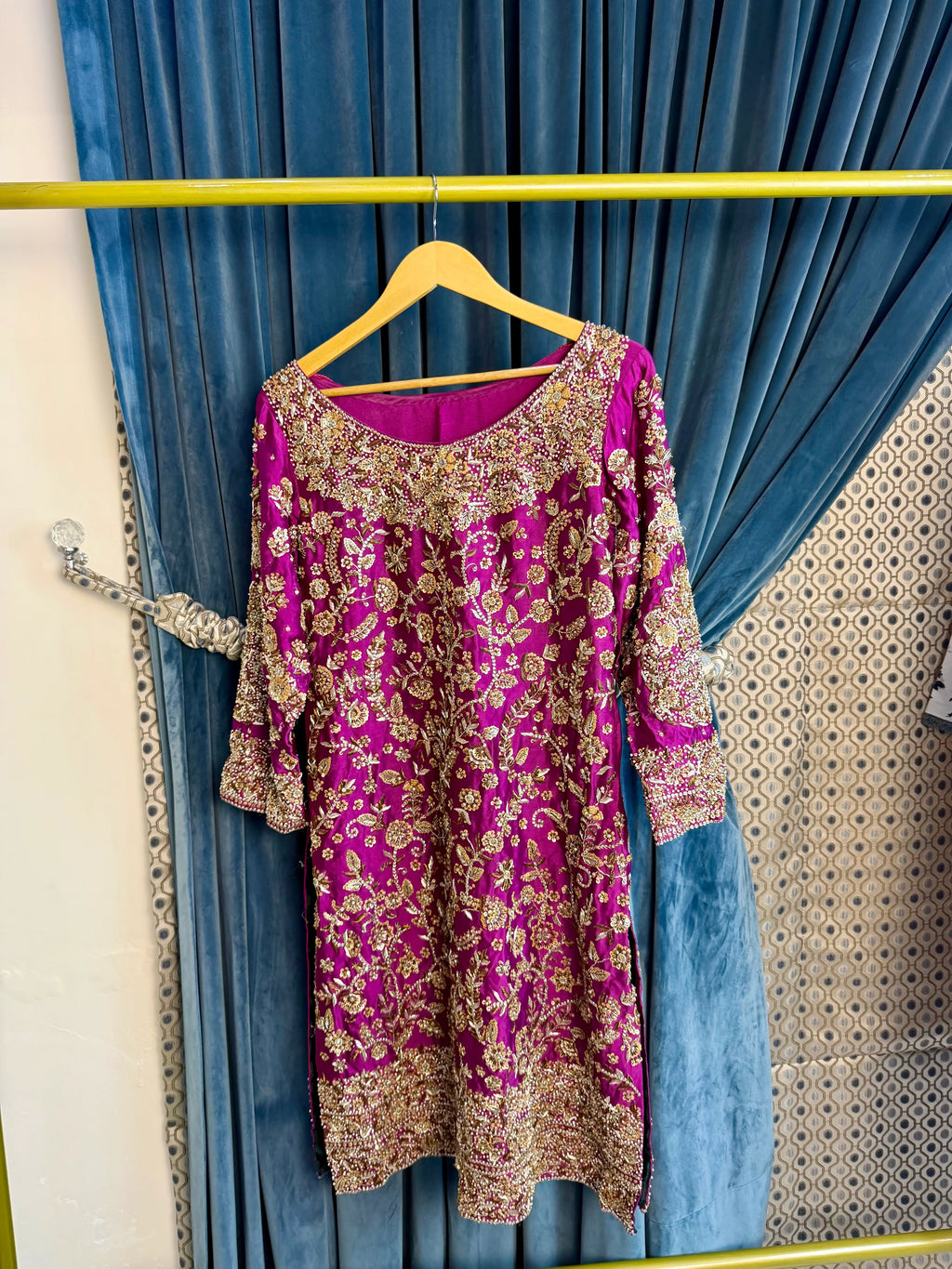 Preloved Pink Farshi Lehenga with Farshi Dupatta by Noman & Bhaiya | Bridal dress for Sale