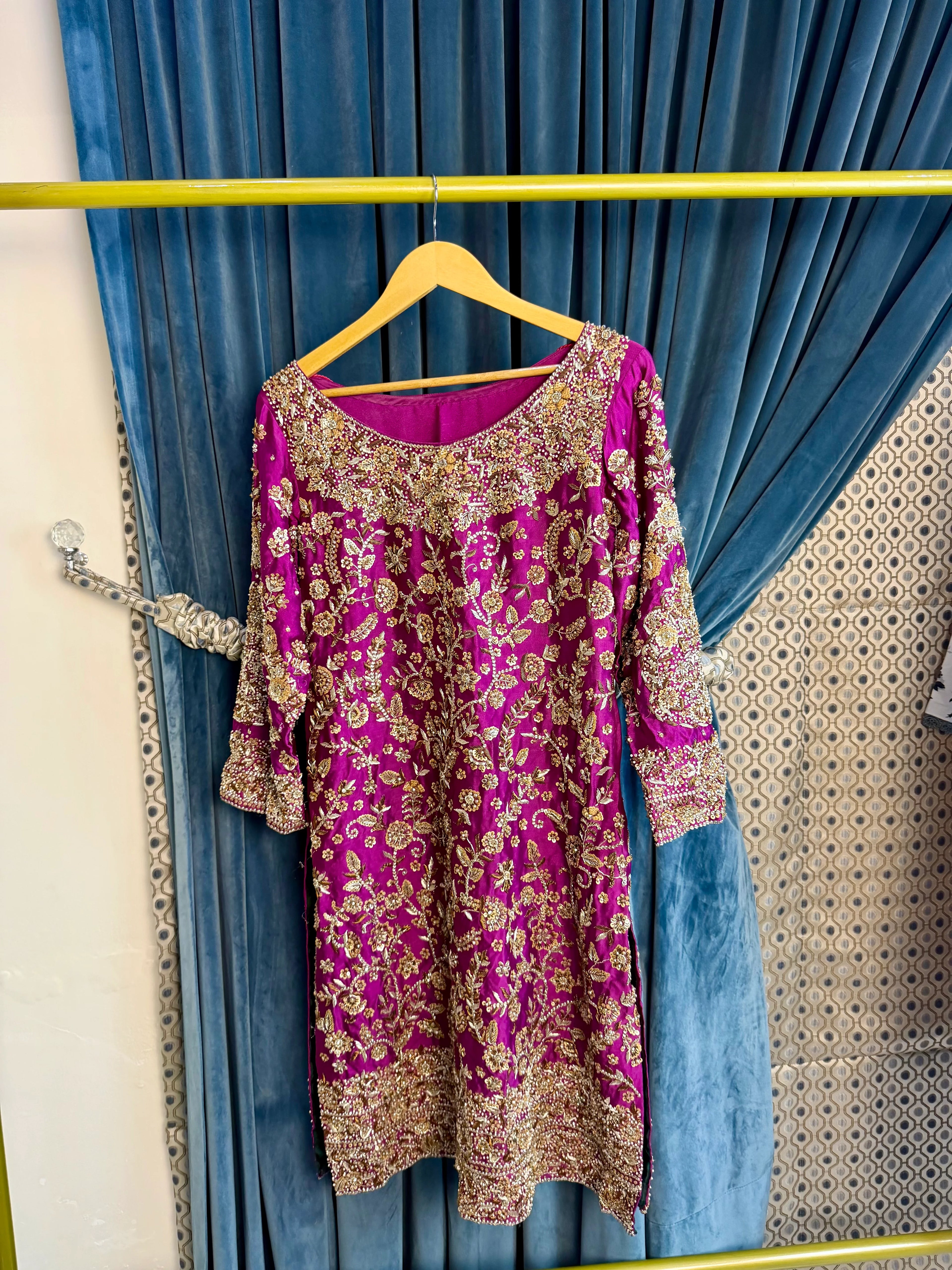 Preloved Pink Farshi Lehenga with Farshi Dupatta by Noman & Bhaiya | Bridal dress for Sale