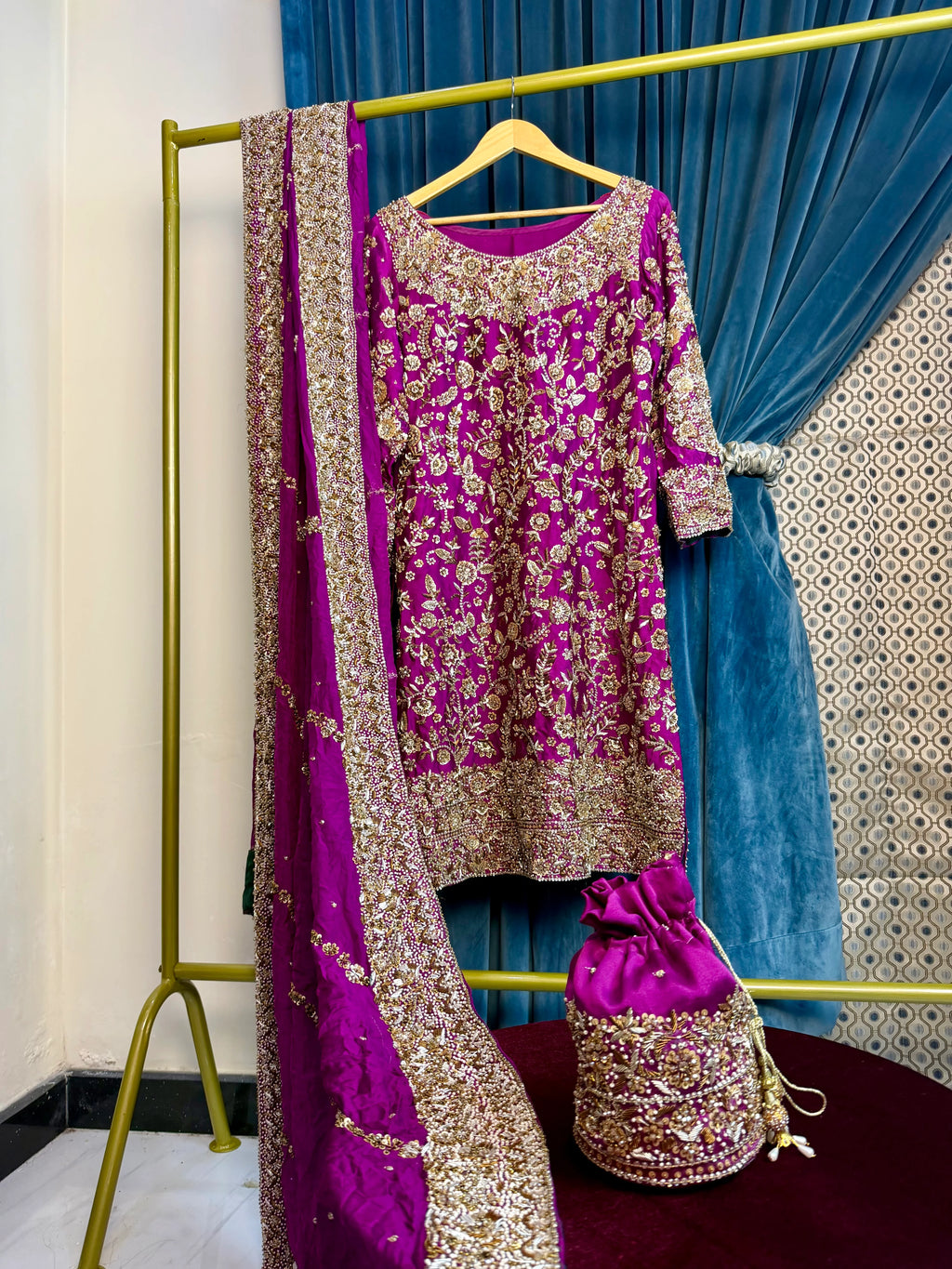 Preloved Pink Farshi Lehenga with Farshi Dupatta by Noman & Bhaiya | Bridal dress for Sale