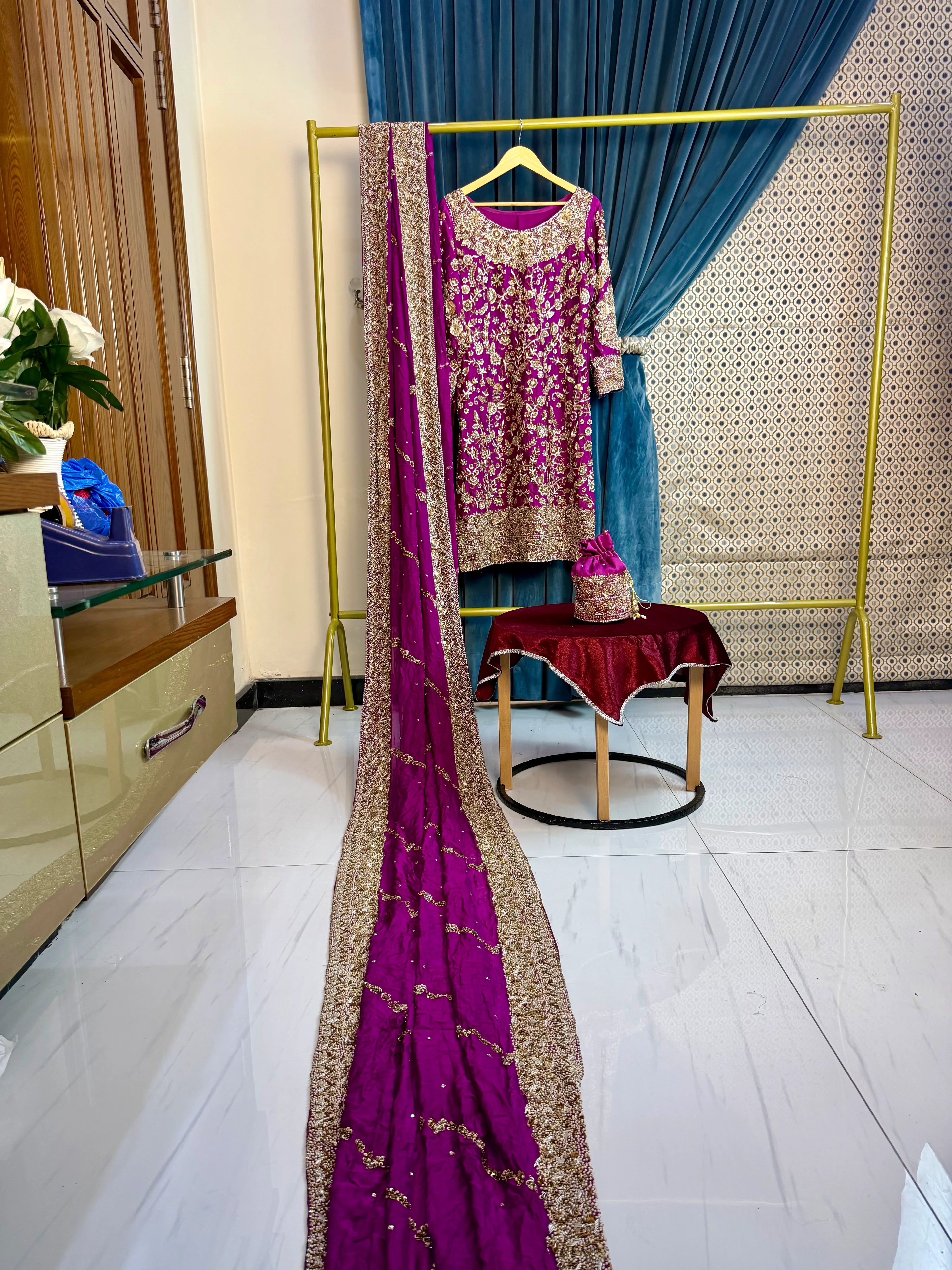 Preloved Pink Farshi Lehenga with Farshi Dupatta by Noman & Bhaiya | Bridal dress for Sale