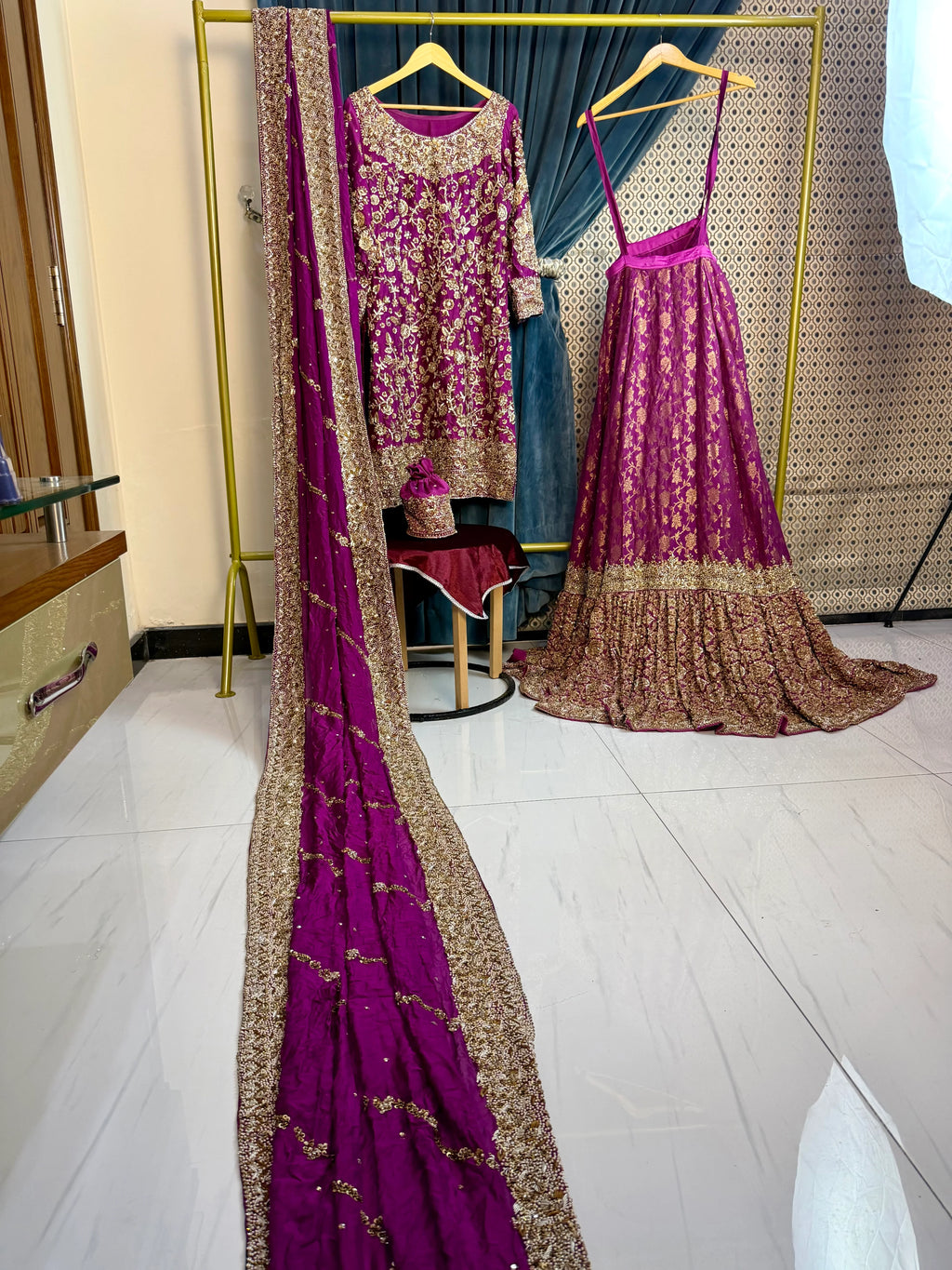 Preloved Pink Farshi Lehenga with Farshi Dupatta by Noman & Bhaiya | Bridal dress for Sale