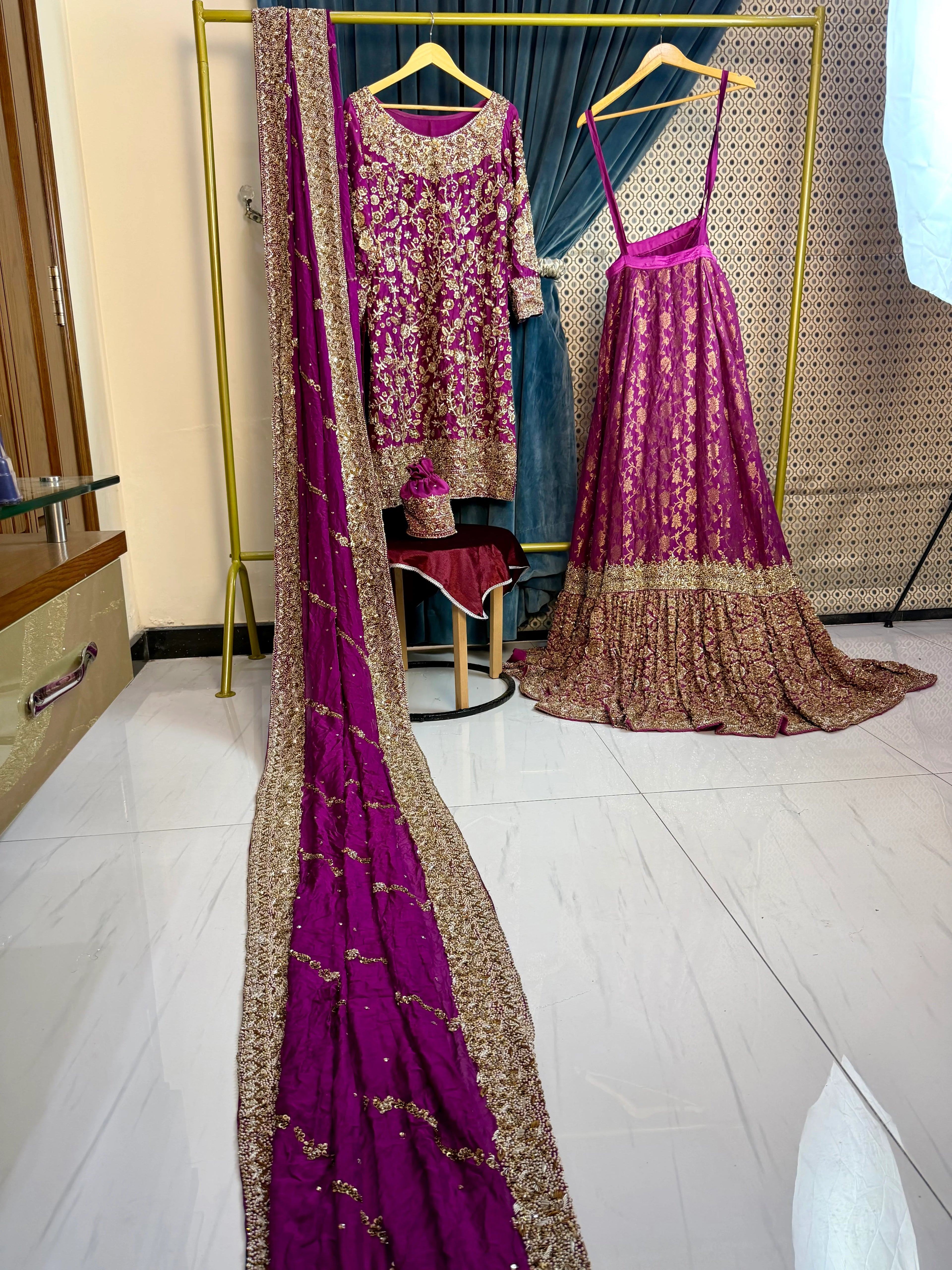 Preloved Pink Farshi Lehenga with Farshi Dupatta by Noman & Bhaiya | Bridal dress for Sale