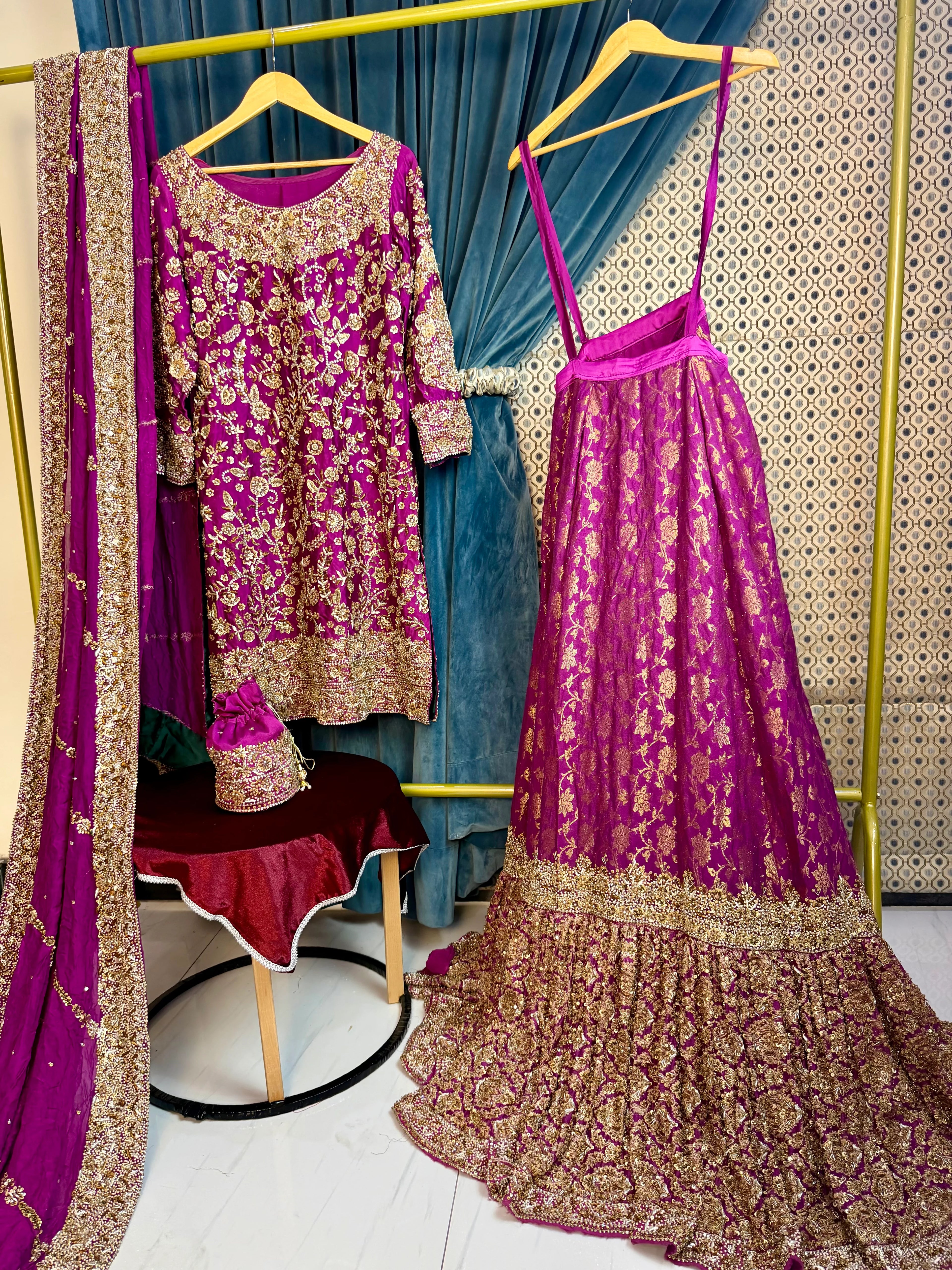 Preloved Pink Farshi Lehenga with Farshi Dupatta by Noman & Bhaiya | Bridal dress for Sale