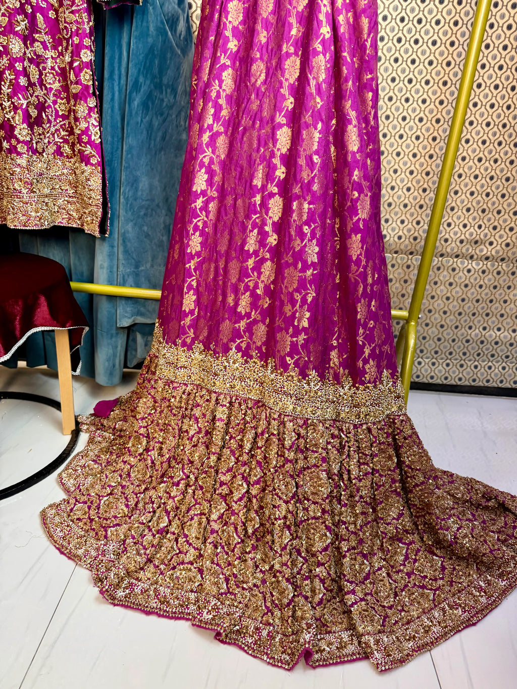 Preloved Pink Farshi Lehenga with Farshi Dupatta by Noman & Bhaiya | Bridal dress for Sale