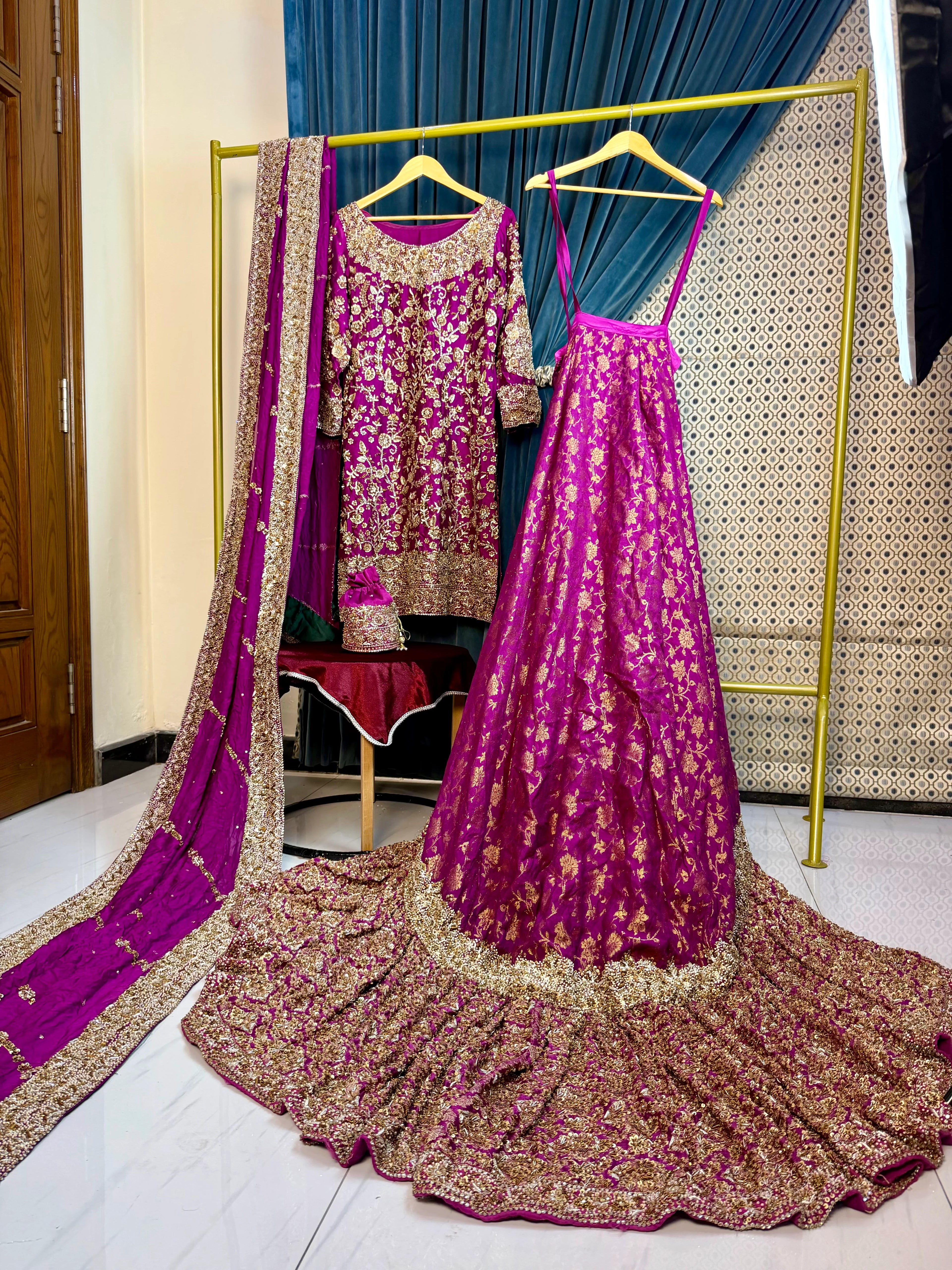 Preloved Pink Farshi Lehenga with Farshi Dupatta by Noman & Bhaiya | Bridal dress for Sale