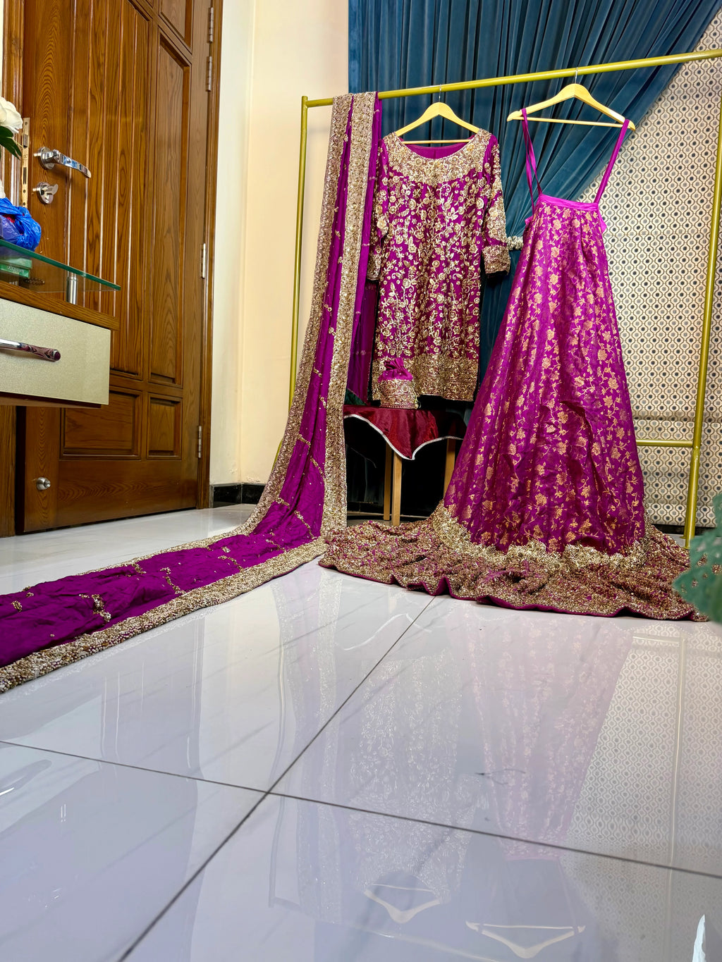 Preloved Pink Farshi Lehenga with Farshi Dupatta by Noman & Bhaiya | Bridal dress for Sale
