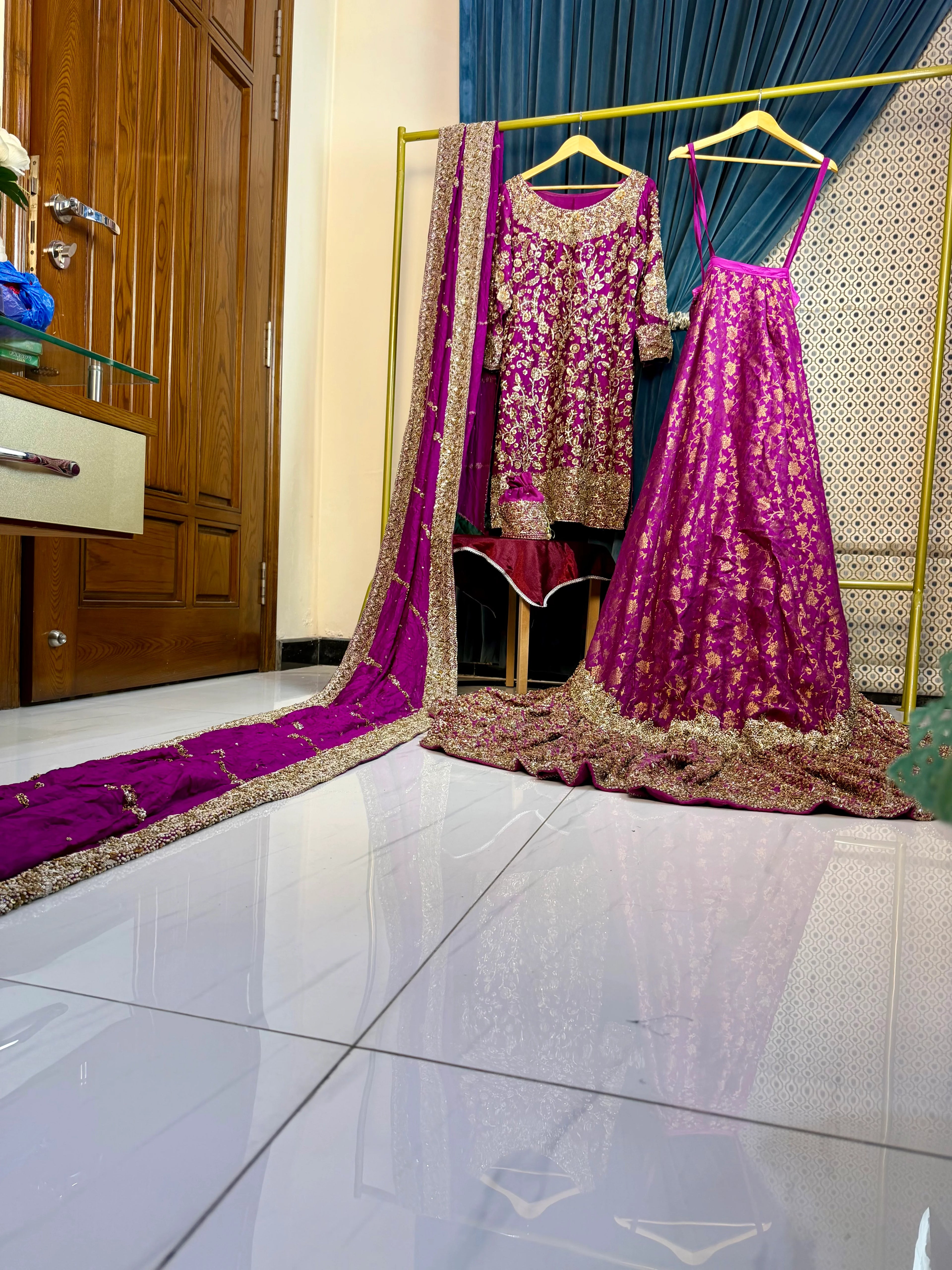 Preloved Pink Farshi Lehenga with Farshi Dupatta by Noman & Bhaiya | Bridal dress for Sale