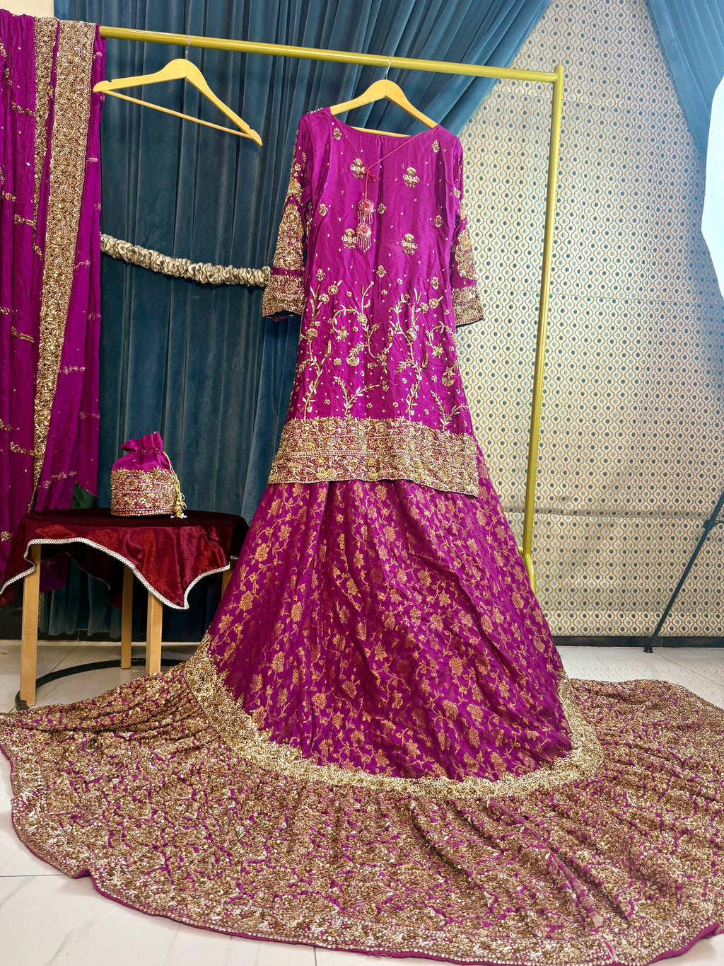 Preloved Pink Farshi Lehenga with Farshi Dupatta by Noman & Bhaiya | Bridal dress for Sale