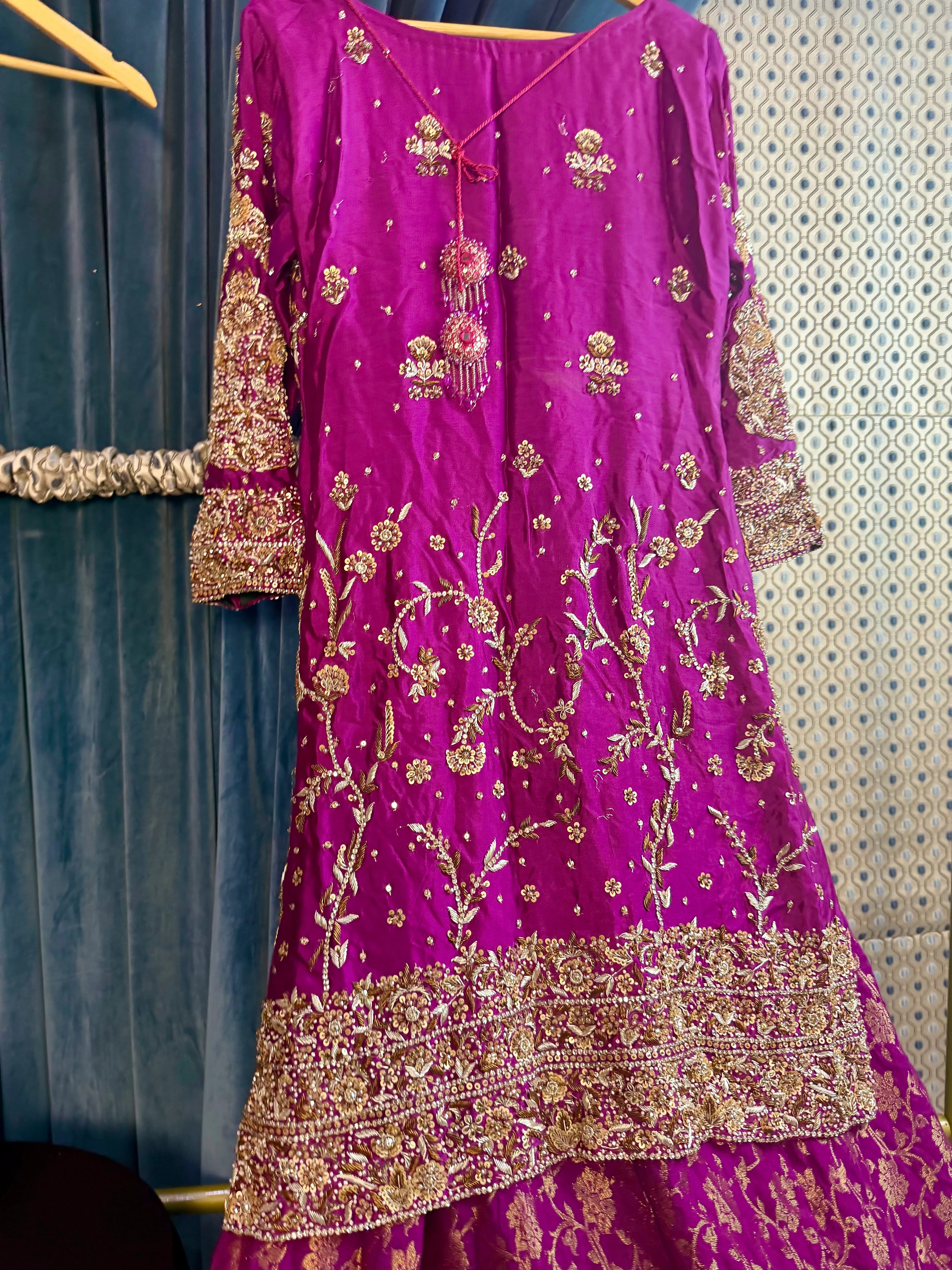 Preloved Pink Farshi Lehenga with Farshi Dupatta by Noman & Bhaiya | Bridal dress for Sale