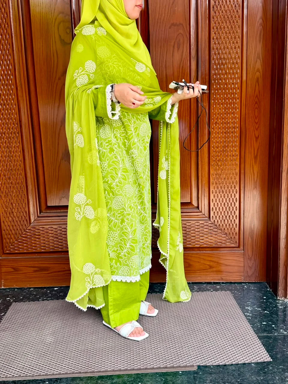Lime Green Embroidered Lawn 2-Piece Suit